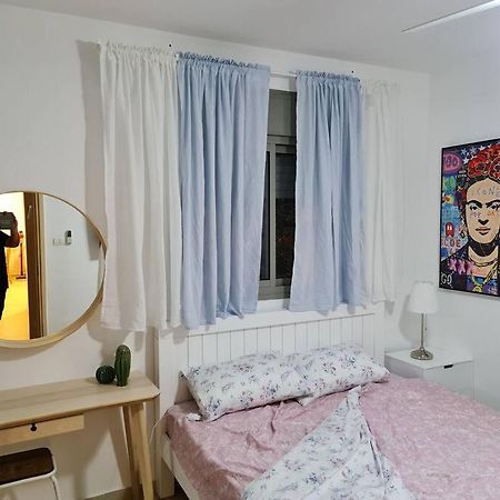 Apartamento מרחק נגיעה בתקווה Petach Tikva Exterior foto